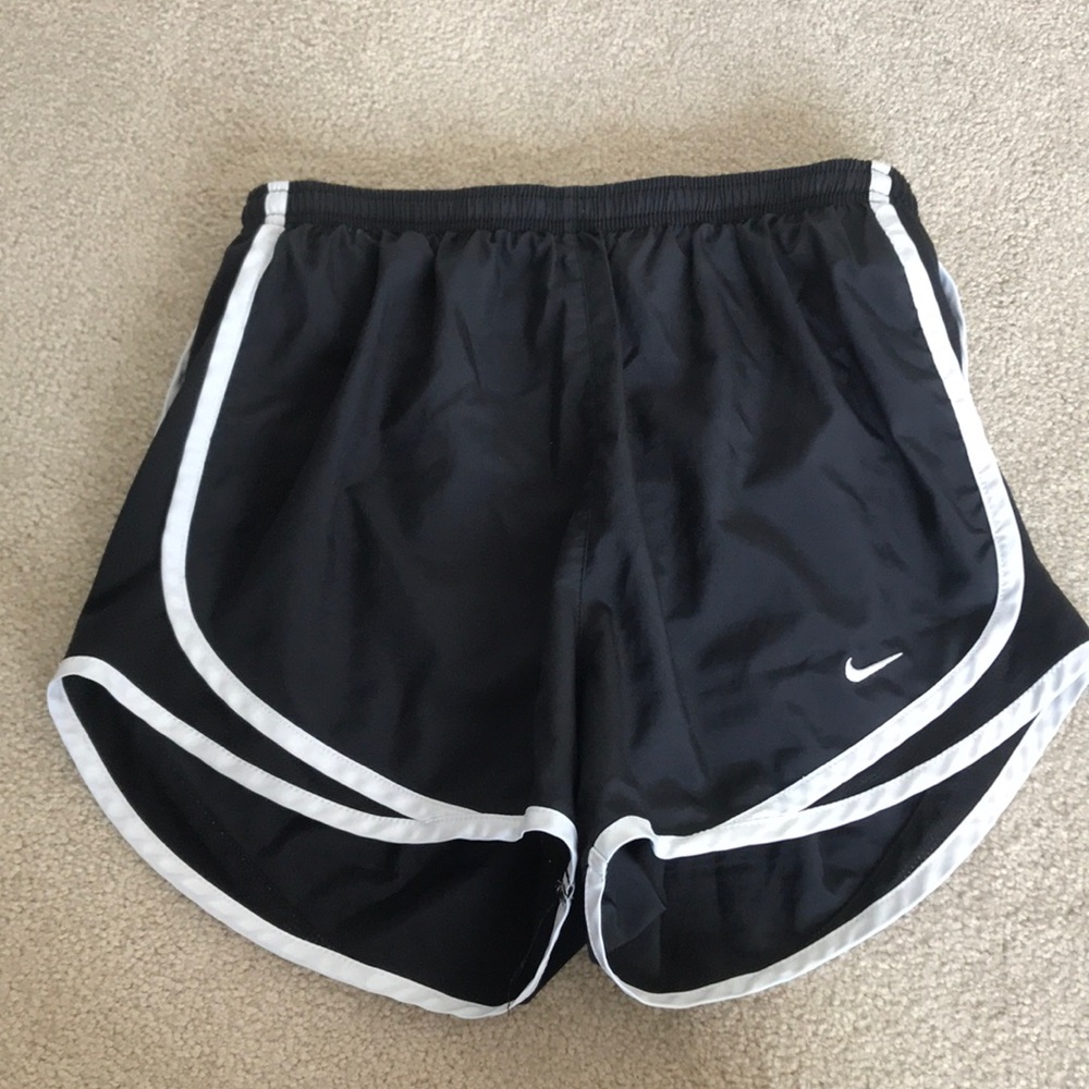 Black & white nike dri-fit shorts size small